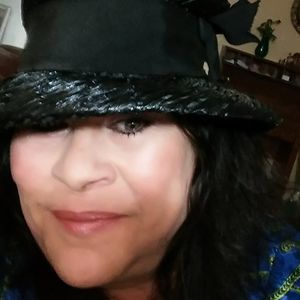 Meet your Posher, Becky